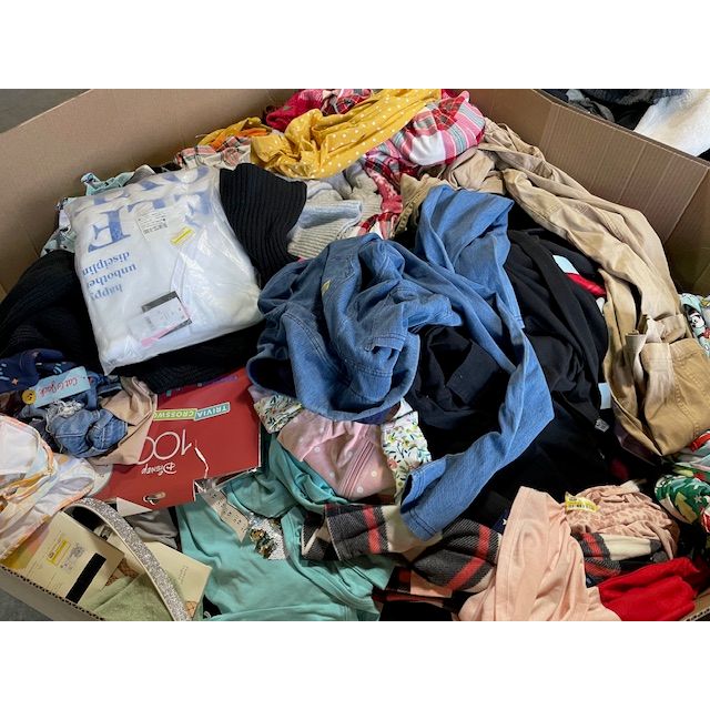 Apparel Liquidation Pallet