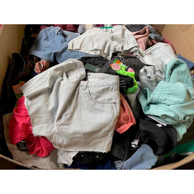 Apparel Liquidation Pallet